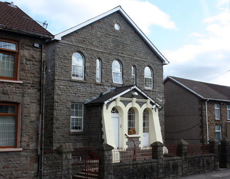 Caersalem Ton-Pentre photographed in September 2009.